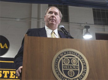 Peers acknowledge Dennis O’Donnell (University of Rochester) with 2010 Warren Berg Award